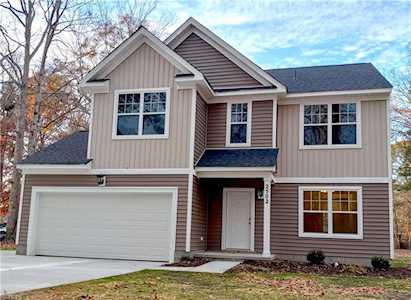 322 Michael Selby Dr Hampton, VA 23666