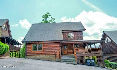 1960 Cougar Crossing Way Sevierville, TN 37876