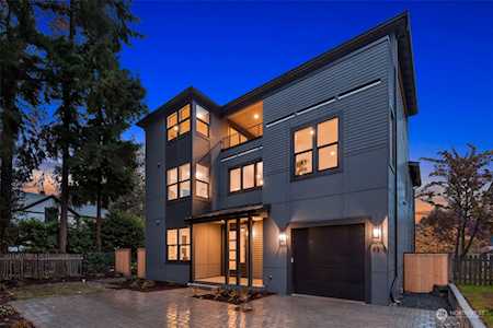 9518 14th Ave NW Seattle, WA 98117