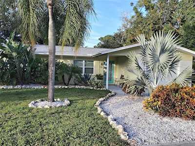510 Kentucky Ave Crystal Beach, FL 34681