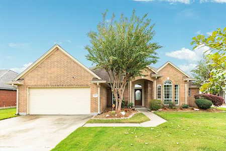 108 Hamilton Ct Clute, TX 77531