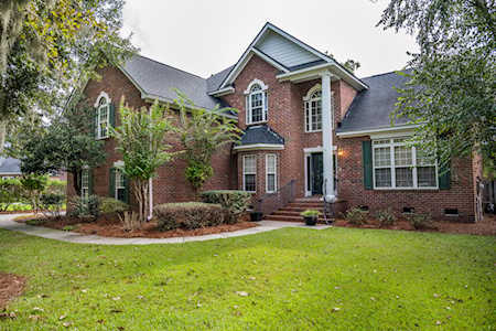 4220 Meadowbrook Court North Charleston, SC 29420
