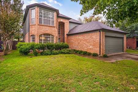 2800 Oakdale Drive Burleson, TX 76028