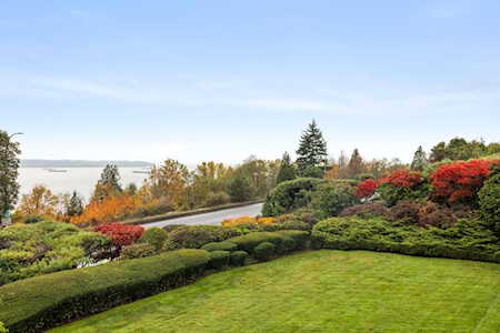 2202 Folkestone Way #49 West Vancouver, BC V7S 2X7