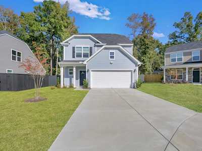 2910 Siebold Drive North Charleston, SC 29406