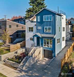 4220 Greenwood Ave N Seattle, WA 98103