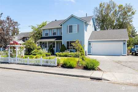 526 N 17th Place Mount Vernon, WA 98273