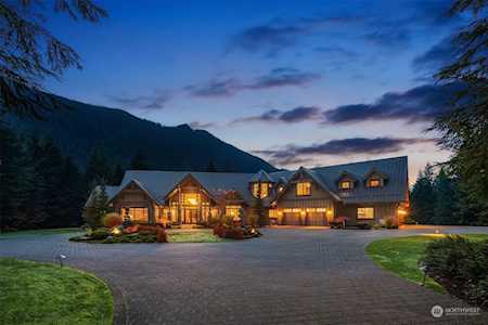 15623 Uplands Way SE North Bend, WA 98045