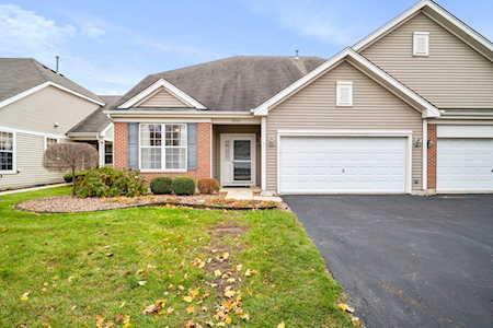8222 Woodview Ave Joliet, IL 60431