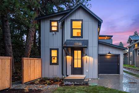 9520 14th Ave NW Seattle, WA 98117
