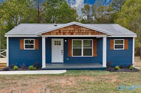 180 Simmons Road Hartselle, AL 35640