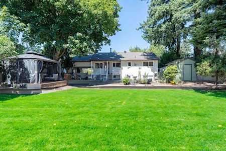 21518 122nd Avenue Maple Ridge, BC V2X 3W6