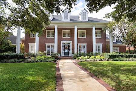 2926 E Autumn Run Circle Sugar Land, TX 77479