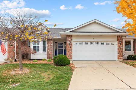 87 Rue De Paix Dr Lake St Louis, MO 63367