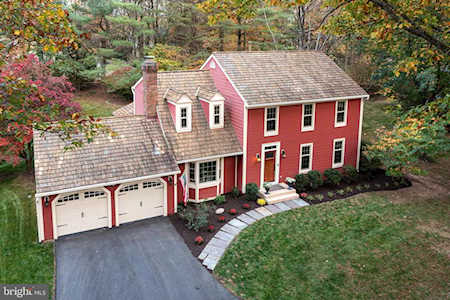 9741 Rolling Ridge Dr Fairfax Station, VA 22039