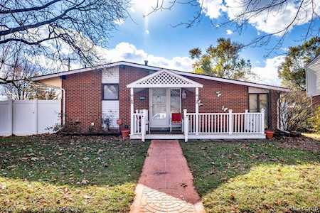 35009 Nancy St Westland, MI 48186