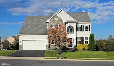 6 Bethpage Dr Mechanicsburg, PA 17050
