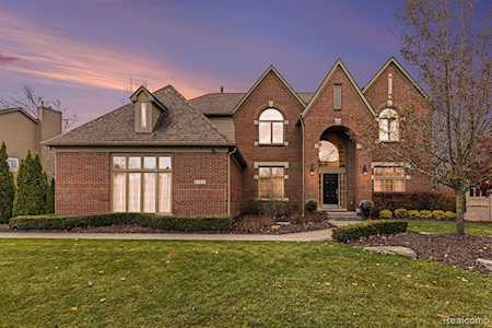 23651 Broadmoor Park Ln Novi, MI 48374