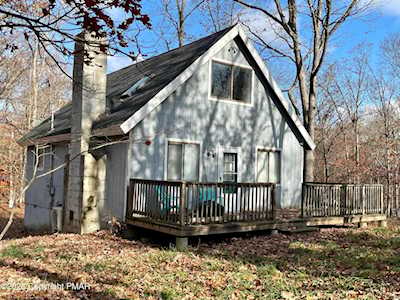 1142 Park Dr East Stroudsburg, PA 18302