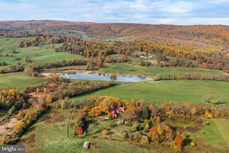 10577 Edmonds Ln Delaplane, VA 20144