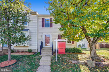 6639 Hunting Path Rd Haymarket, VA 20169