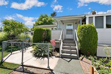 9657 18th Ave SW Seattle, WA 98106