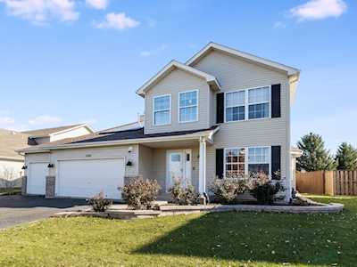 1004 Mazalin Dr Shorewood, IL 60404