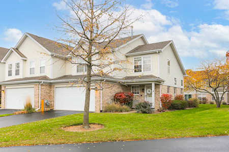 111 Hastings Ct #1314-4 Roselle, IL 60172