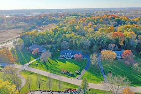 25870 Oak Hills Rd Lake Barrington, IL 60010