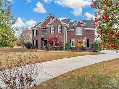 2026 Heirloom Ct Weddington, NC 28104