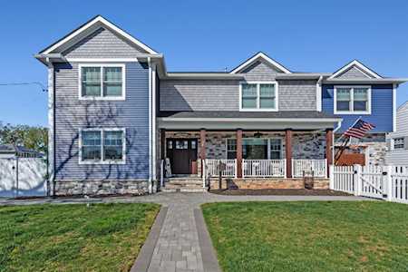 70 Woodside Ave Hasbrouck Heights, NJ 07604