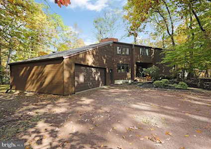 28 E Centennial Dr Medford, NJ 08055