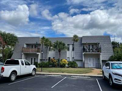 718 Lyndhurst St #903 Dunedin, FL 34698
