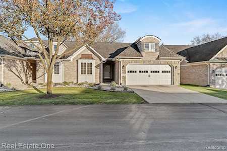 15664 Hunter Grove Grove #9 Livonia, MI 48154