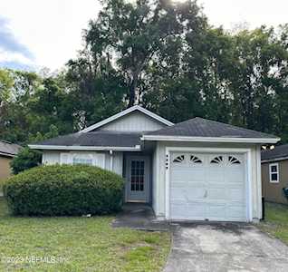 5209 Glen Alan CT S Jacksonville, FL 32210