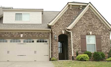 1040 Callaway Dr Lebanon, TN 37087