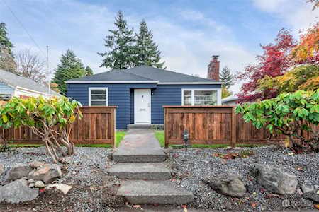 9512 Mary Ave NW #1 Seattle, WA 98117