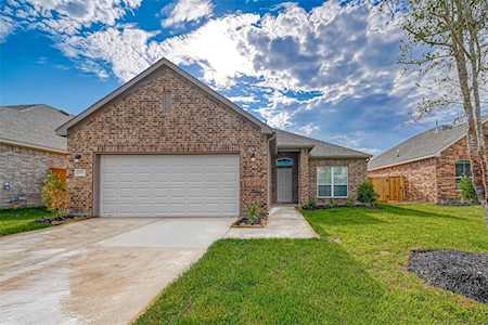 19907 Capri Shores Ln Hockley, TX 77447