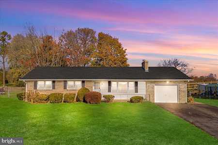 1610 Davinda Dr Finksburg, MD 21048