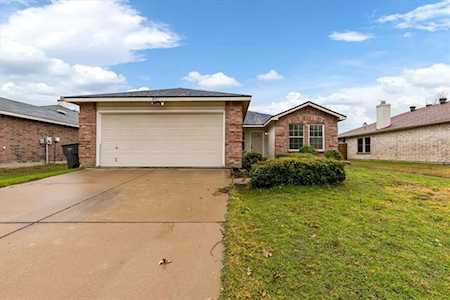 8957 Preakness Circle Fort Worth, TX 76123