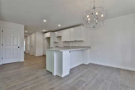 21 Forestedge Way Manchester, NH 03102