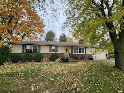 410 Whippoorwill Dr Washington, IL 61571