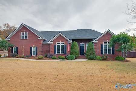 7112 Pale Dawn Place Owens Cross Roads, AL 35763