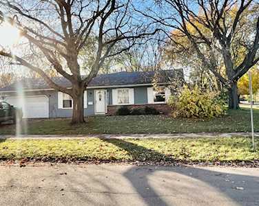 940 Laurel Dr Aurora, IL 60506