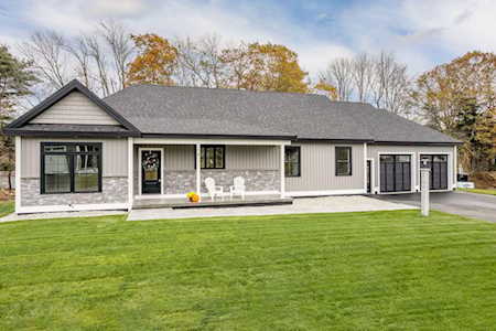 19 Magnolia Dr Old Orchard Beach, ME 04064