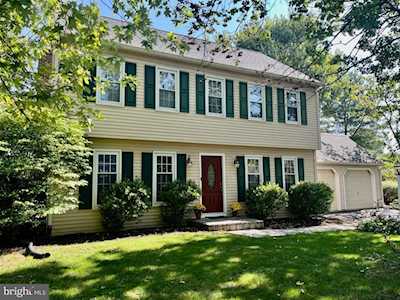 2833 Michener Dr Lancaster, PA 17601