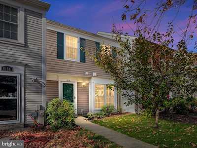 8148 Cloverhurst Rd Glen Burnie, MD 21061