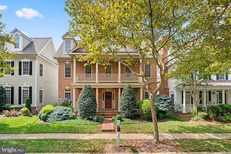 313 Oak Knoll Dr Rockville, MD 20850