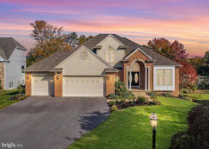 4087 Waterview Dr Edgewater, MD 21037
