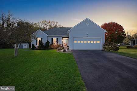 33 Summerfield Ln New Castle, DE 19720